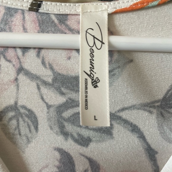 Size large cute dress 👗 with flowers 💐 - Picture 7 of 7